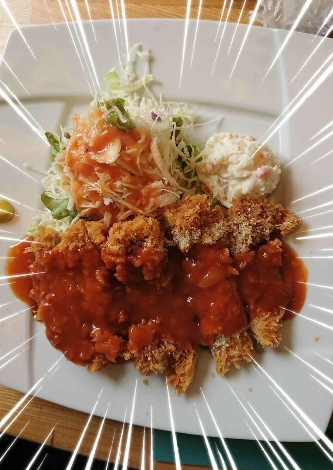 人気メニューの「チキンカツ」