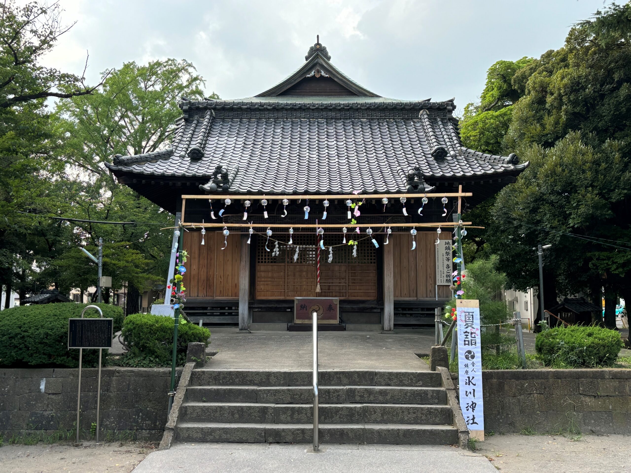 荘厳な雰囲気をたたえる舎人氷川神社